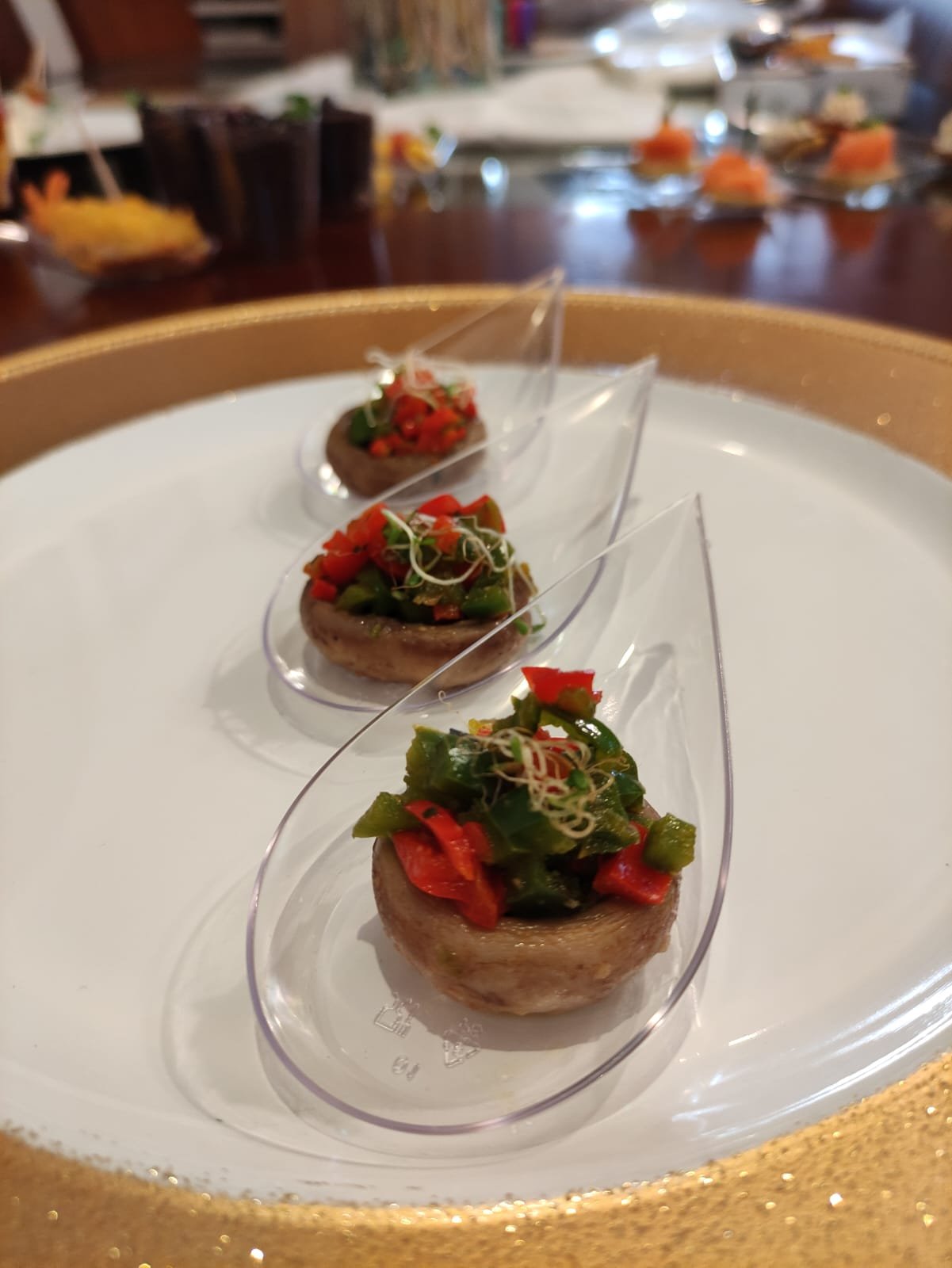 Brochetas caprese gourmet - catering SANVASCO