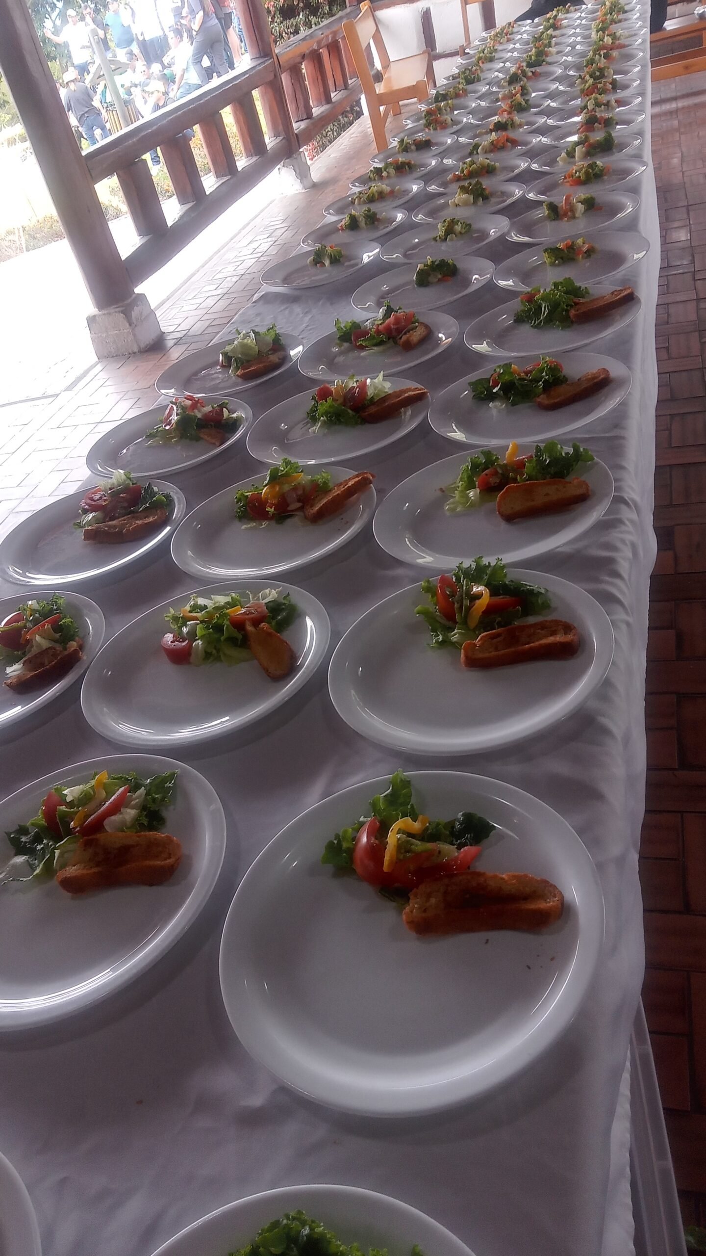 Catering corporativo en Quito para evento empresarial SANVASCO